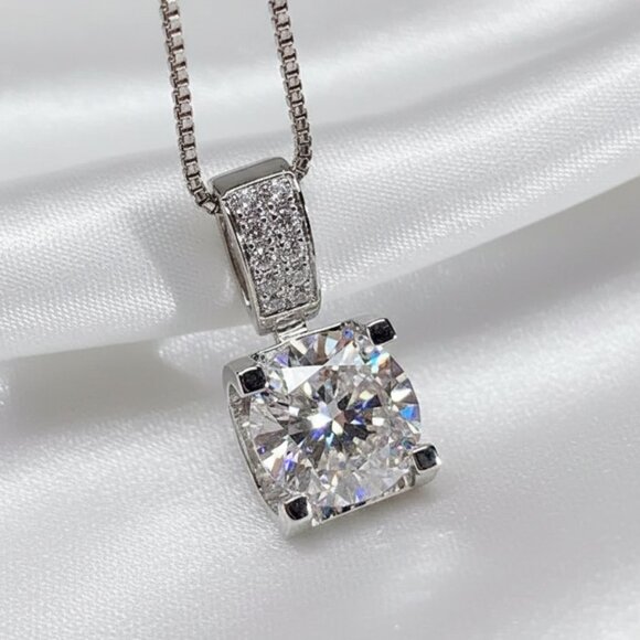 Source Unknown Jewelry - 3 Carat Simulated Diamond Zircon Solitaire Pendant Necklace NWOT